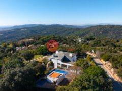 西班牙BarcelonaSant Andreu de Llavaneres的独栋别墅，Av Supermaresme 34，编号77089880