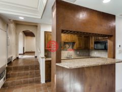 美国德克萨斯州沃斯堡的独栋别墅，1395 Roaring Springs Road，编号76788423